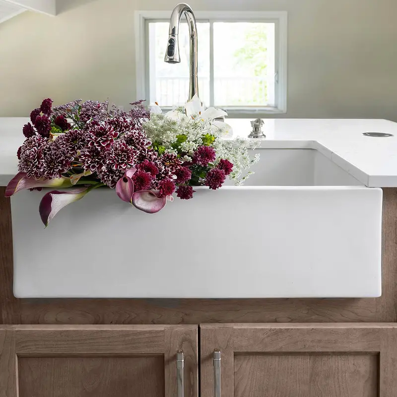31-Inch Reversible Fireclay Farmhouse Sink 1