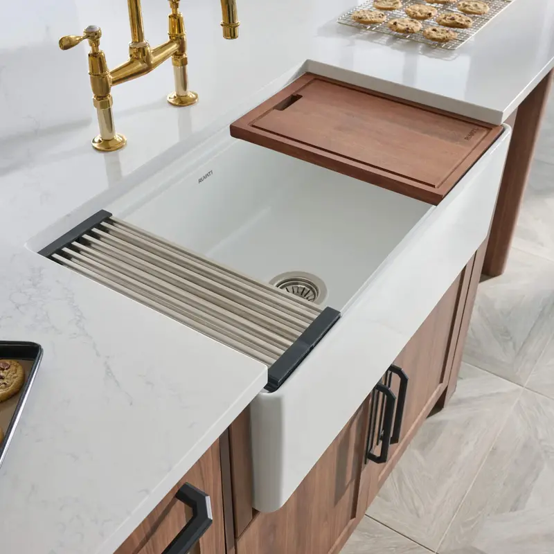 33" White Fireclay Farmhouse Apron-Front Single-Bowl Sink 1