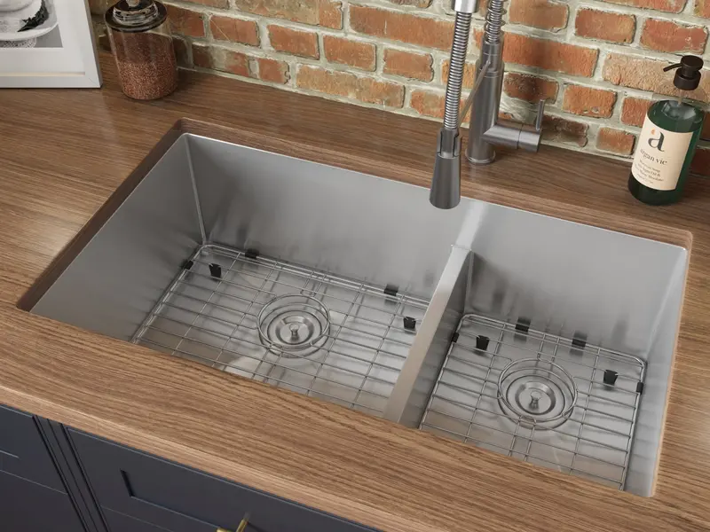 33X19 Rounded-Corner Undermount Sink With Low 60/40 Divider 1