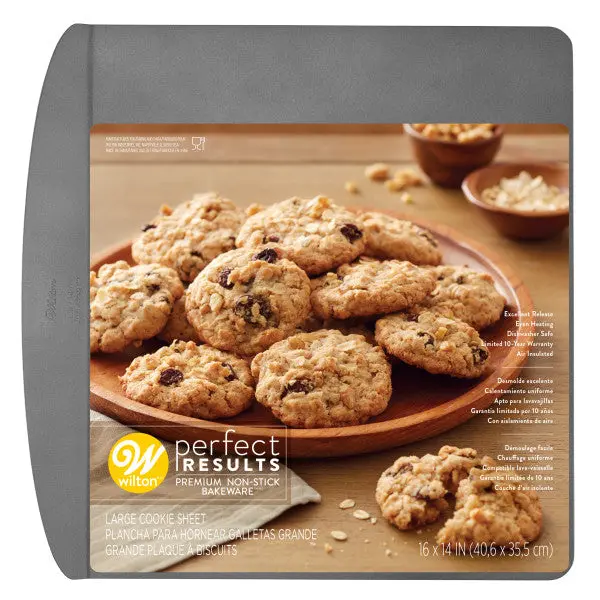 9.75-Inch Fluted Tube Cake Pan – Wilton Excelle Elite Non-Stick 1