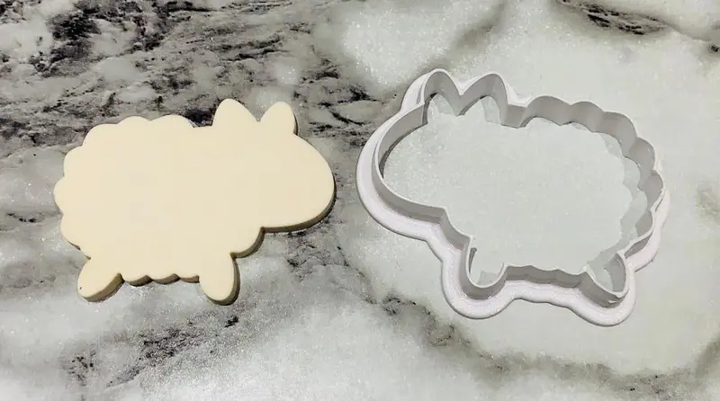 Little Lamb-Shaped Cookie Cutter – Festive Baking Template 1