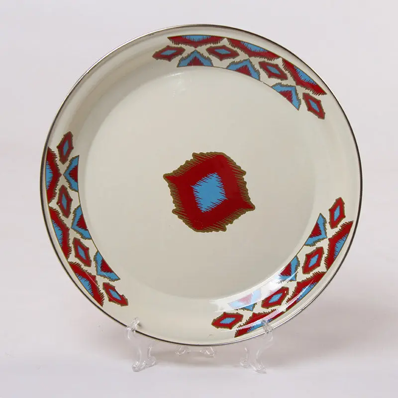 New World Decorated Enamel Plate – Retro-Inspired Kitchenware 1