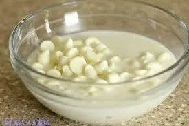 Ready-To-Use White Chocolate Ganache (Expires 25/06/2025) 1